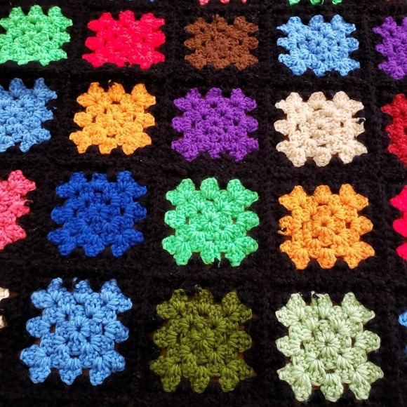 Vintage Afghan / Crochet Blanket / Granny Square - Picture 4 of 4